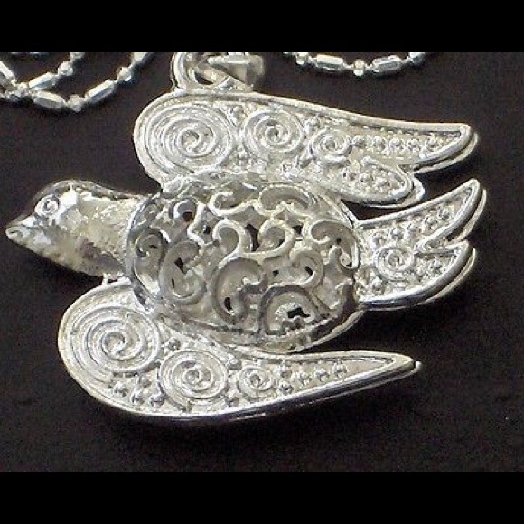 STUNNING SILVER DOVE NECKLACE ELEGANT - Picture 2 of 2