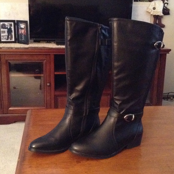 Super cute New black boots!