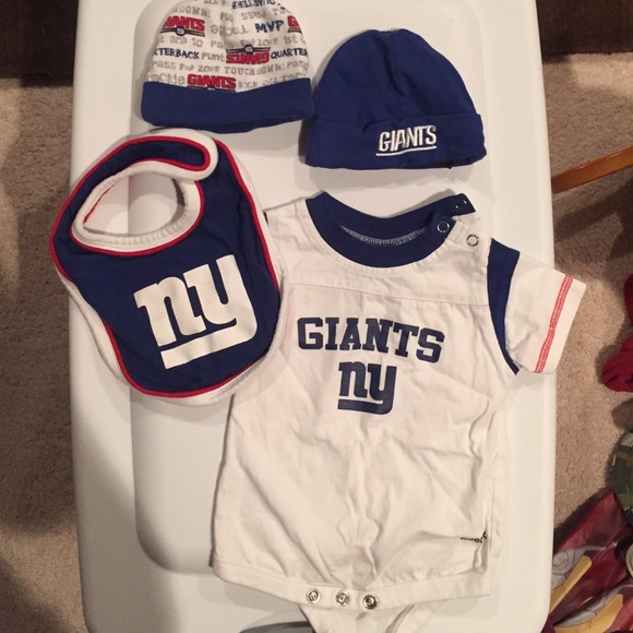 NY Giants baby onesie, hats and bib