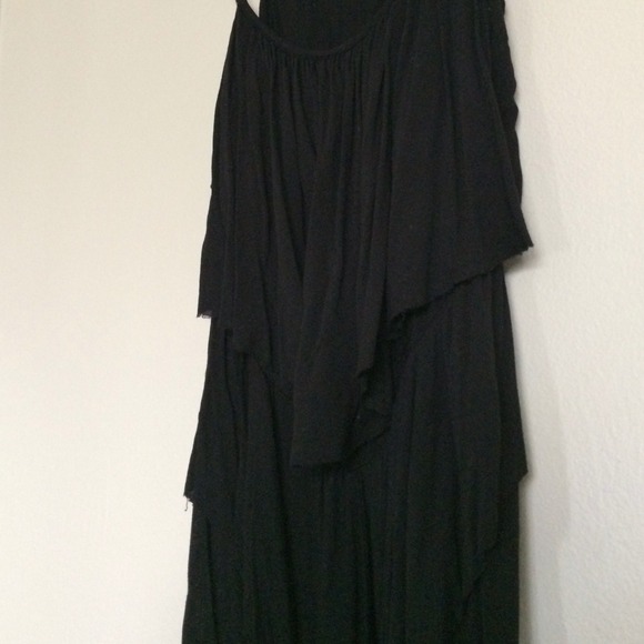 Black layered tank - Picture 2 of 3