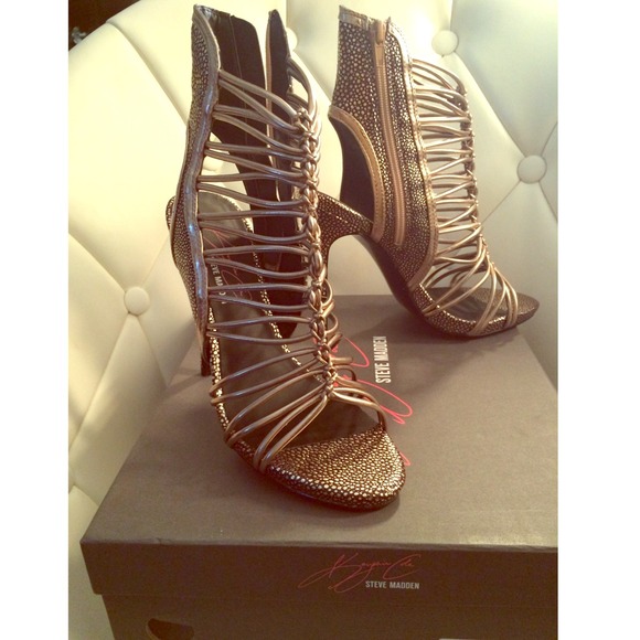 NWT Keyshia Cole  Madden Movit Heels