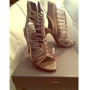 NWT Keyshia Cole  Madden Movit Heels