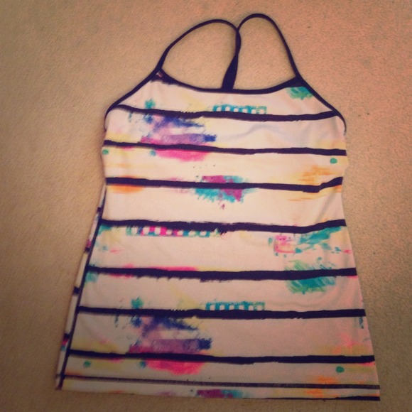 Lululemon power y workout top size 6