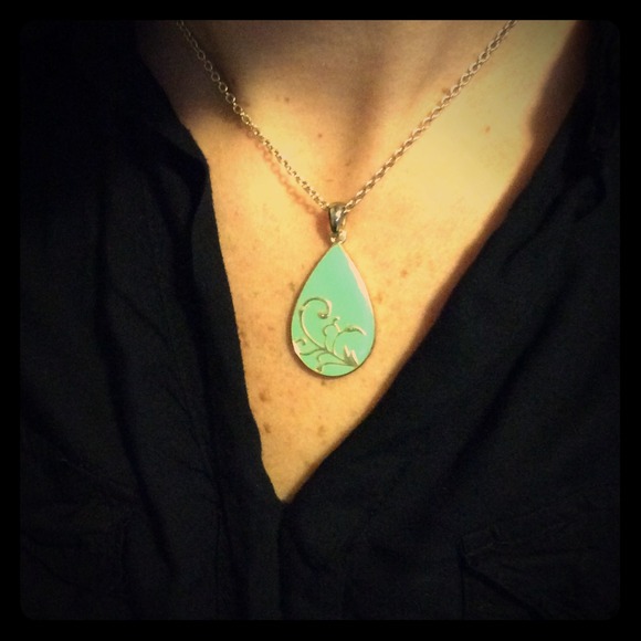 Stunning and in great condition - necklace