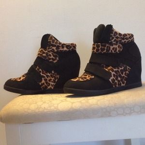 Wedge boots