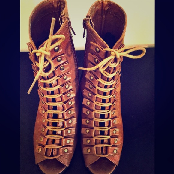 Urban Outfitters Lace Up Sandal