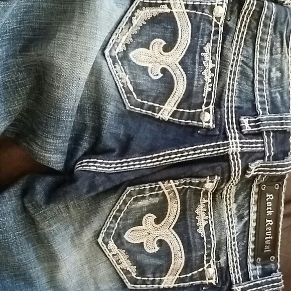 ROCK REVIVAL BLING JEANS!!