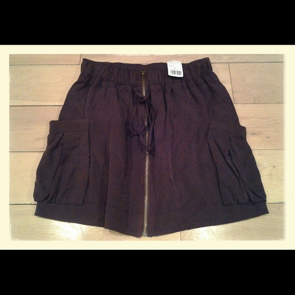 FOREVER 21 ZIPPER SKIRT , NWT - Picture 2 of 4