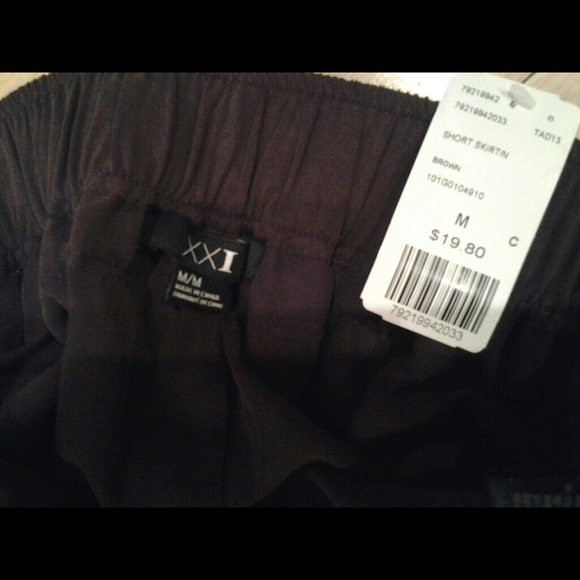 FOREVER 21 ZIPPER SKIRT , NWT - Picture 4 of 4