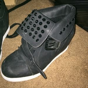 Sneaker wedges