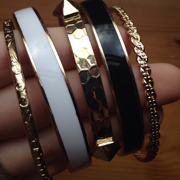 Gold bangle bracelet set - Picture 2 of 3