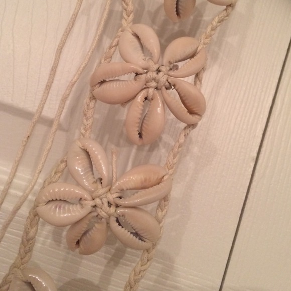 Shell Belt - Picture 2 of 3