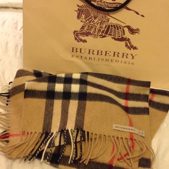 SOLD! Burberry Heritage Check cashmere scarf Camel