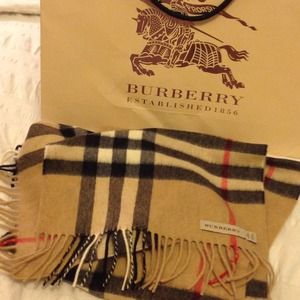 SOLD! Burberry Heritage Check cashmere scarf Camel