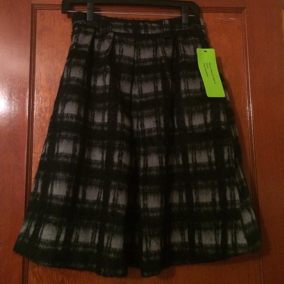 Press new with tags black and asphalt skirt
