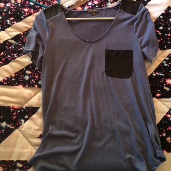Dark blue and grey Leather pocket t-shirts