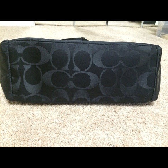 💜SOLD💜 Coach Diaper/ Tote/ Multi-Function Bag - Picture 3 of 4