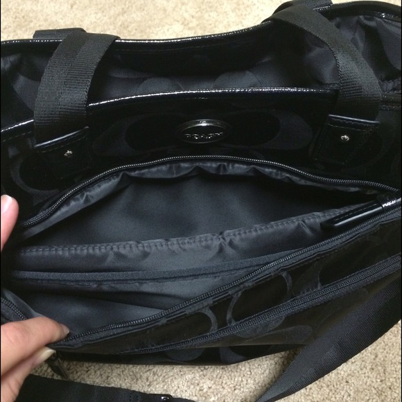 💜SOLD💜 Coach Diaper/ Tote/ Multi-Function Bag - Picture 4 of 4