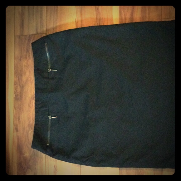 Black business skirt
