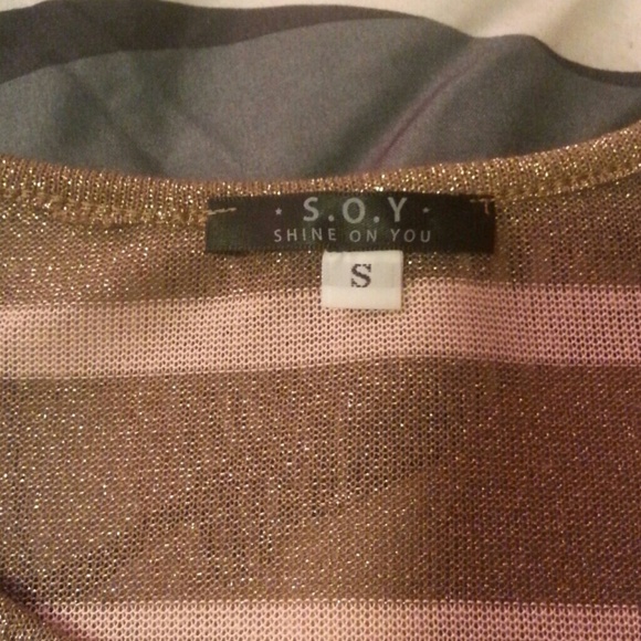 S.O.Y Top - Picture 2 of 2