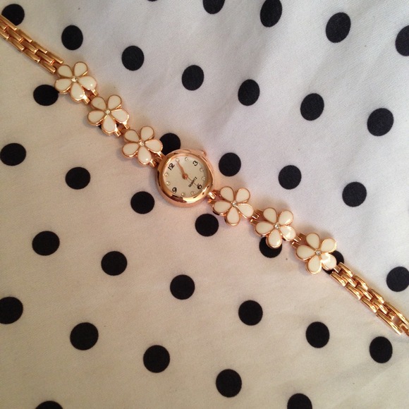 🎉Host Pick🎉Super cute daisy watch - Picture 3 of 4