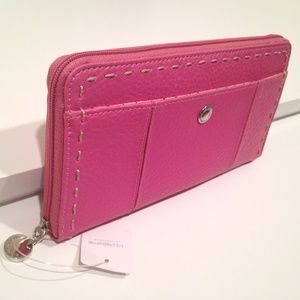 Beautiful NWT Liz Claiborne Pink Clutch Wallet