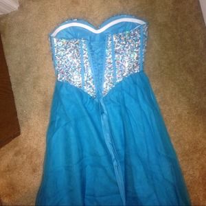 Old prom dress, need money for a new one