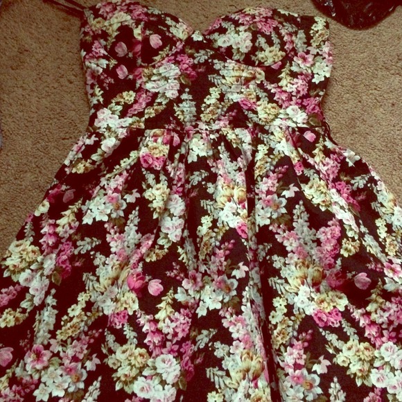 Floral strapless dress - Picture 1 of 1
