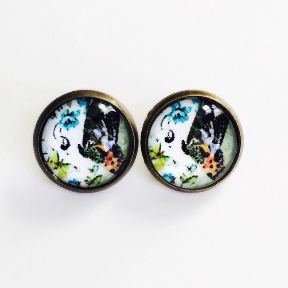 3 for 15🎀bronze tone butterfly picture earrings - Picture 2 of 6