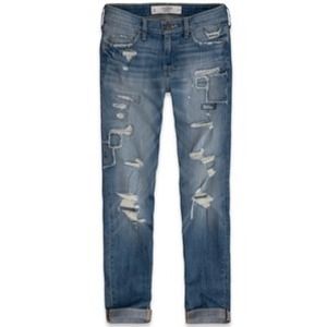 Abercrombie & Fitch easy fit boyfriend jeans.