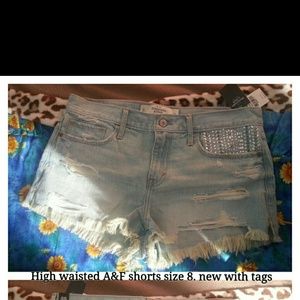 A&F super cute shorts!