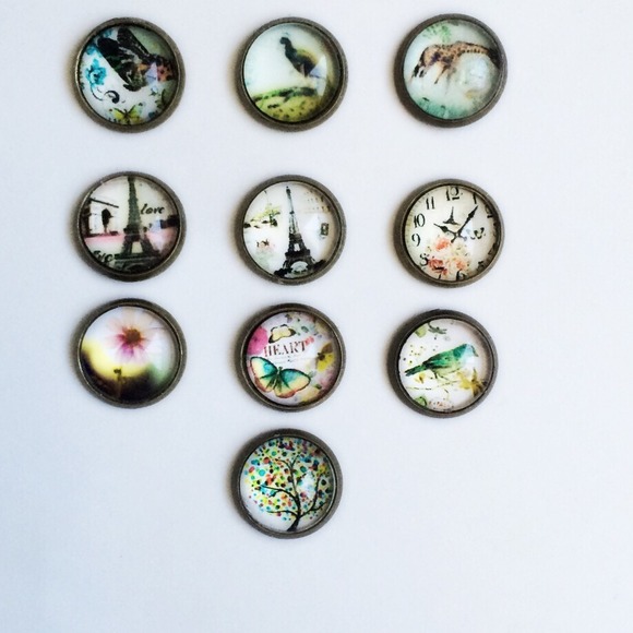 3 for 15🎀bronze tone picture earrings - Picture 2 of 4