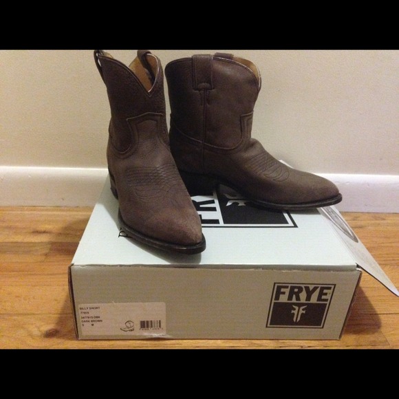 Frye Billy short boot brown. PRICE IS NEGOTIABLE