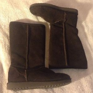Brown boots