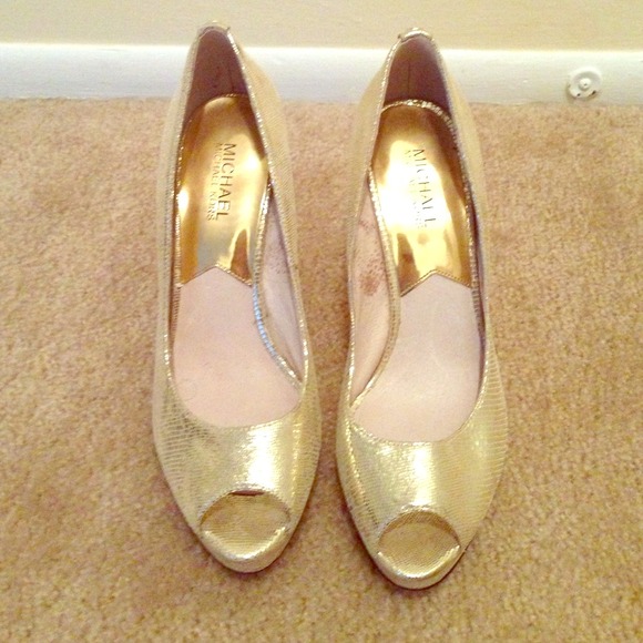 Gold platform shoes - Picture 1 of 4