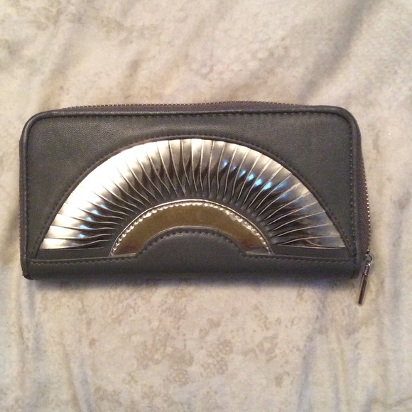 Urban Outfitters - Remi & Reid wallet