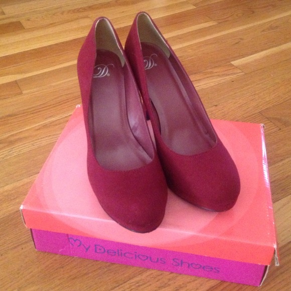 Discovery burgundy SIZE 10 pumps