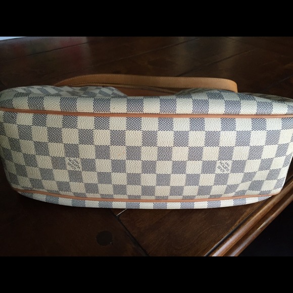 Sold on another site Authentic LV Siracusa MM - Picture 3 of 4