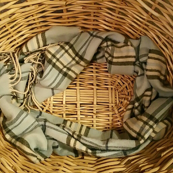 🎉Host Pick 🎉 Scarf - Free w/bundle 🎉 - Picture 3 of 3