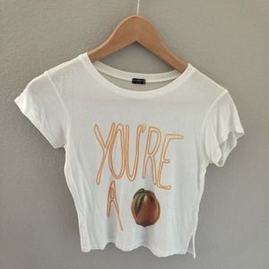 Brandy Melville "You're A Peach" Crop Top🍑