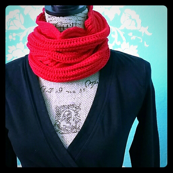 Accessories - NWOT infinity scarf