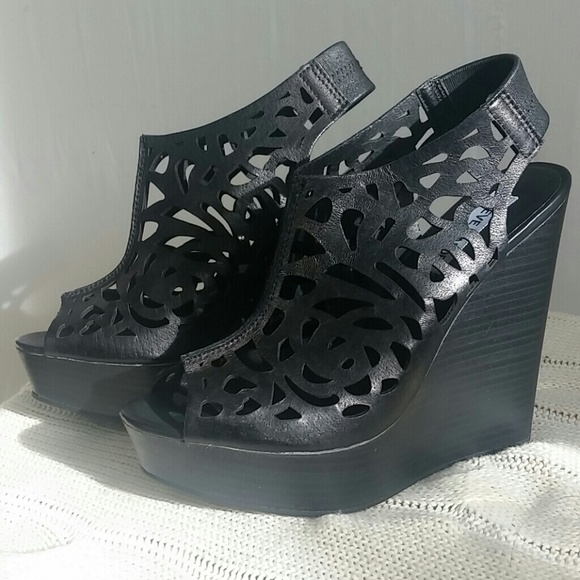 Steve Madden Globo wedges