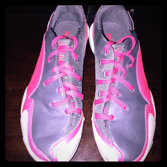 Puma tennis shoes size 9