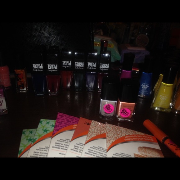 New additions to my Nail polishes - Picture 3 of 4