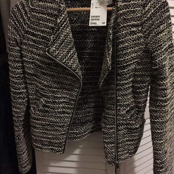 Knitted Black & White texture Cardigan.