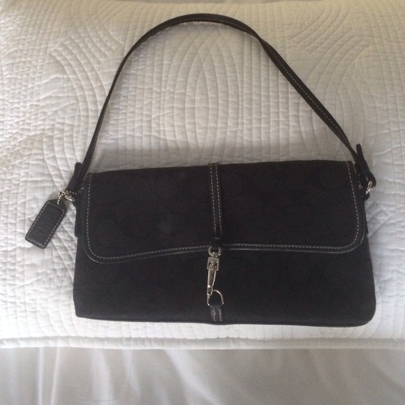 Vintage classic C Coach clutch