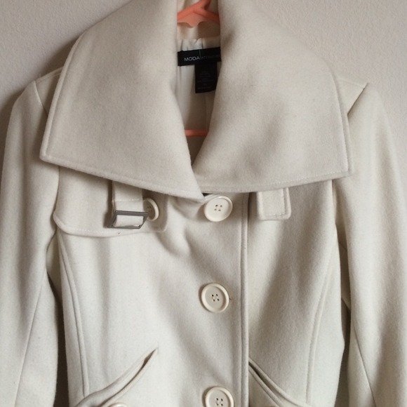 Coat - Picture 3 of 4