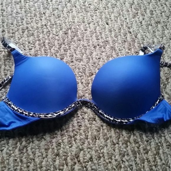 ONLY WORN ONCE, HAS BEEN SITTING EVER SINCE!!!!