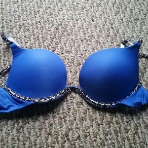 ONLY WORN ONCE, HAS BEEN SITTING EVER SINCE!!!!