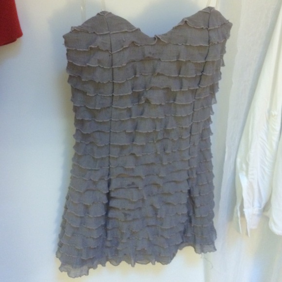 Strapless / clear strap top